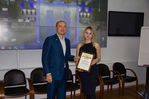 Стипендия при поддержке Тимура Хисматуллина.