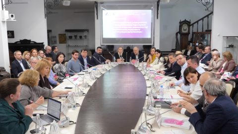 На полях конференции «Проектное наследие и трансформация университета» прошел круглый стол, посвященный теме целевых капиталов, вопросам взаимодействию с промышленными партнерами и ассоциации выпускников, как инструменту развития эндаументов в университетах.