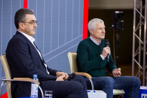 Член Попечительского совета, меценат Эндаумент-фонда ТГУ, директор Томского электромеханического завода (ТЭМЗ) Иван Пушкарёв стал первым участником ток-шоу «Карьерный мост» для студентов и абитуриентов инженерного и физико-математического профилей ТГУ. Мероприятие провел ректор ТГУ Эдуард Галажинский.